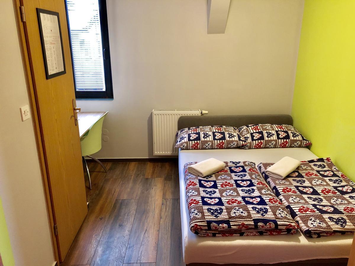 Aladin Hostel Ljubljana Ngoại thất bức ảnh
