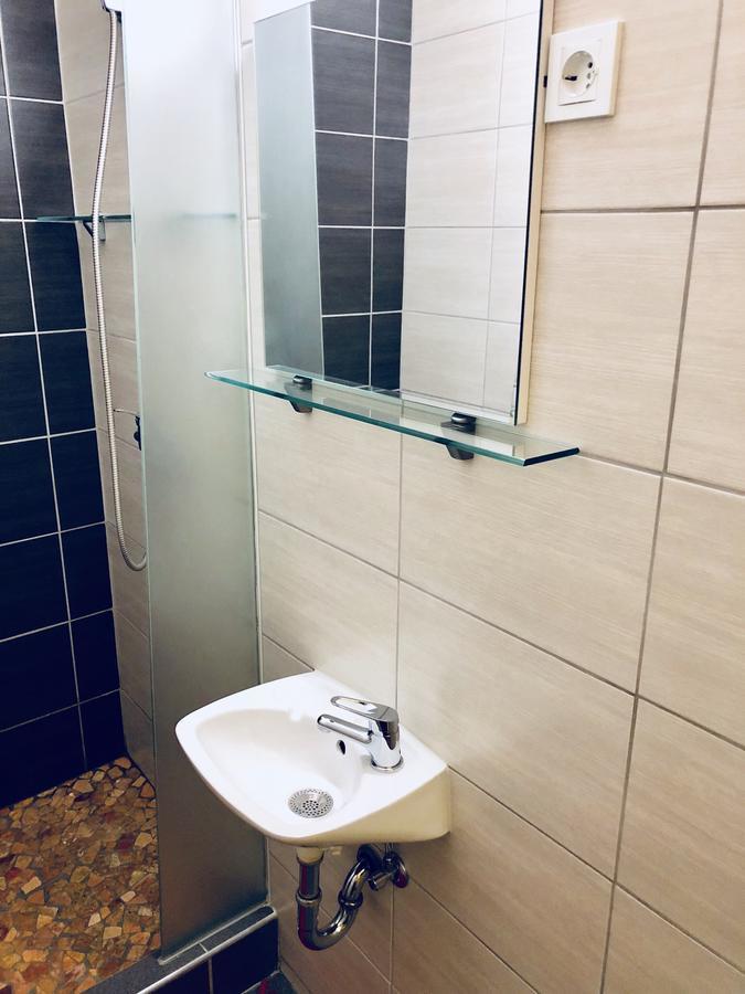 Aladin Hostel Ljubljana Ngoại thất bức ảnh