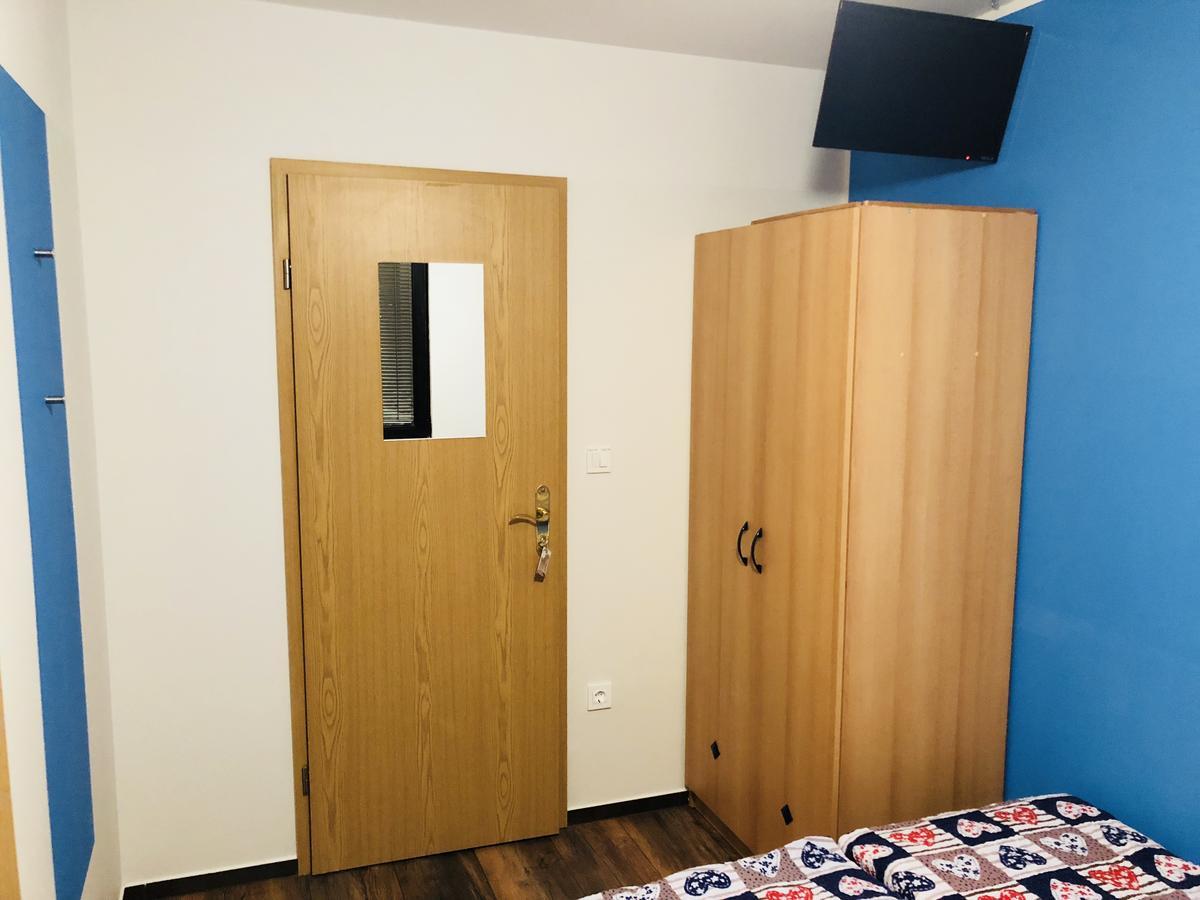 Aladin Hostel Ljubljana Ngoại thất bức ảnh