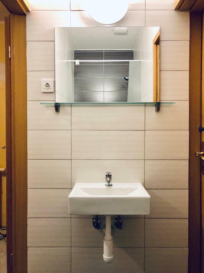 Aladin Hostel Ljubljana Ngoại thất bức ảnh