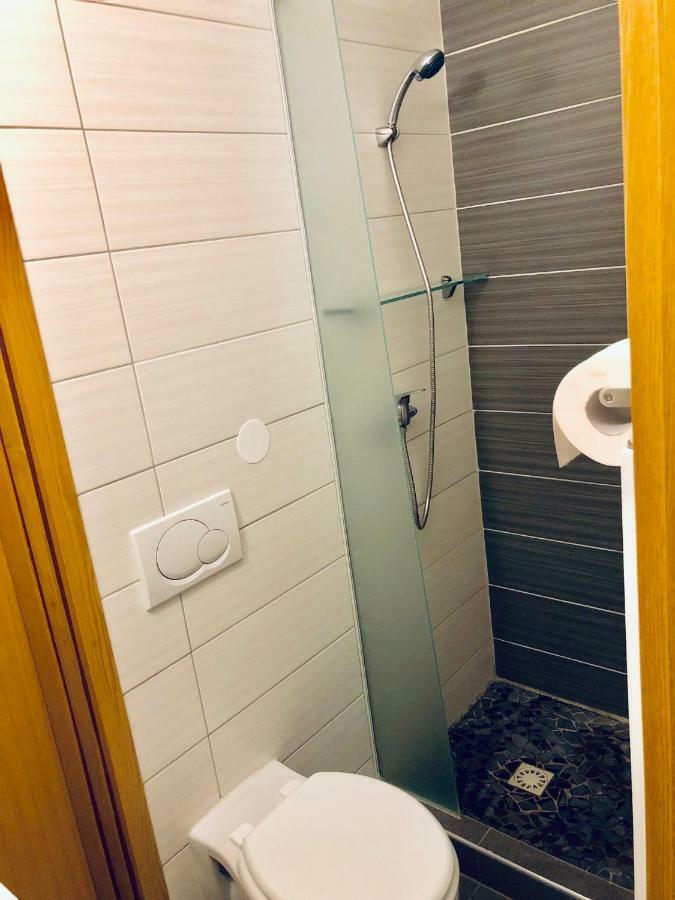 Aladin Hostel Ljubljana Ngoại thất bức ảnh
